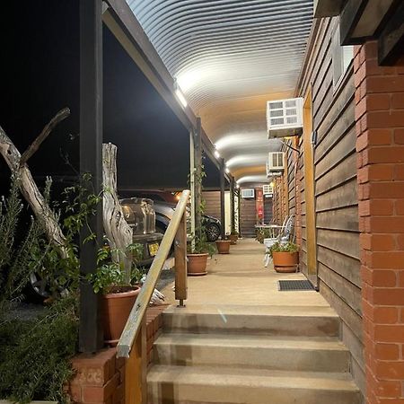 Country Roads Motor Inn Narrandera Eksteriør bilde
